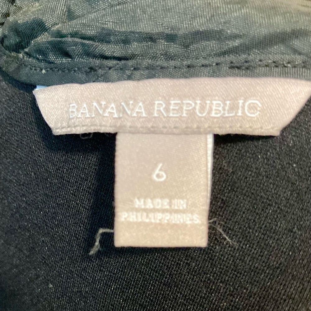 Banana Republic Black Dress with Short Sleeves and V-Neck Stretchy Size 6 - Picture 14 of 16
